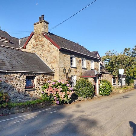 Trewern Arms Hotel Nevern Extérieur photo