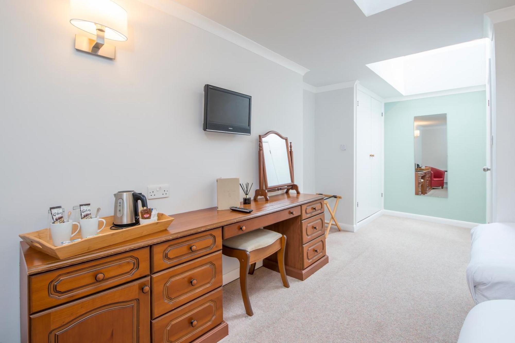 Trewern Arms Hotel Nevern Extérieur photo