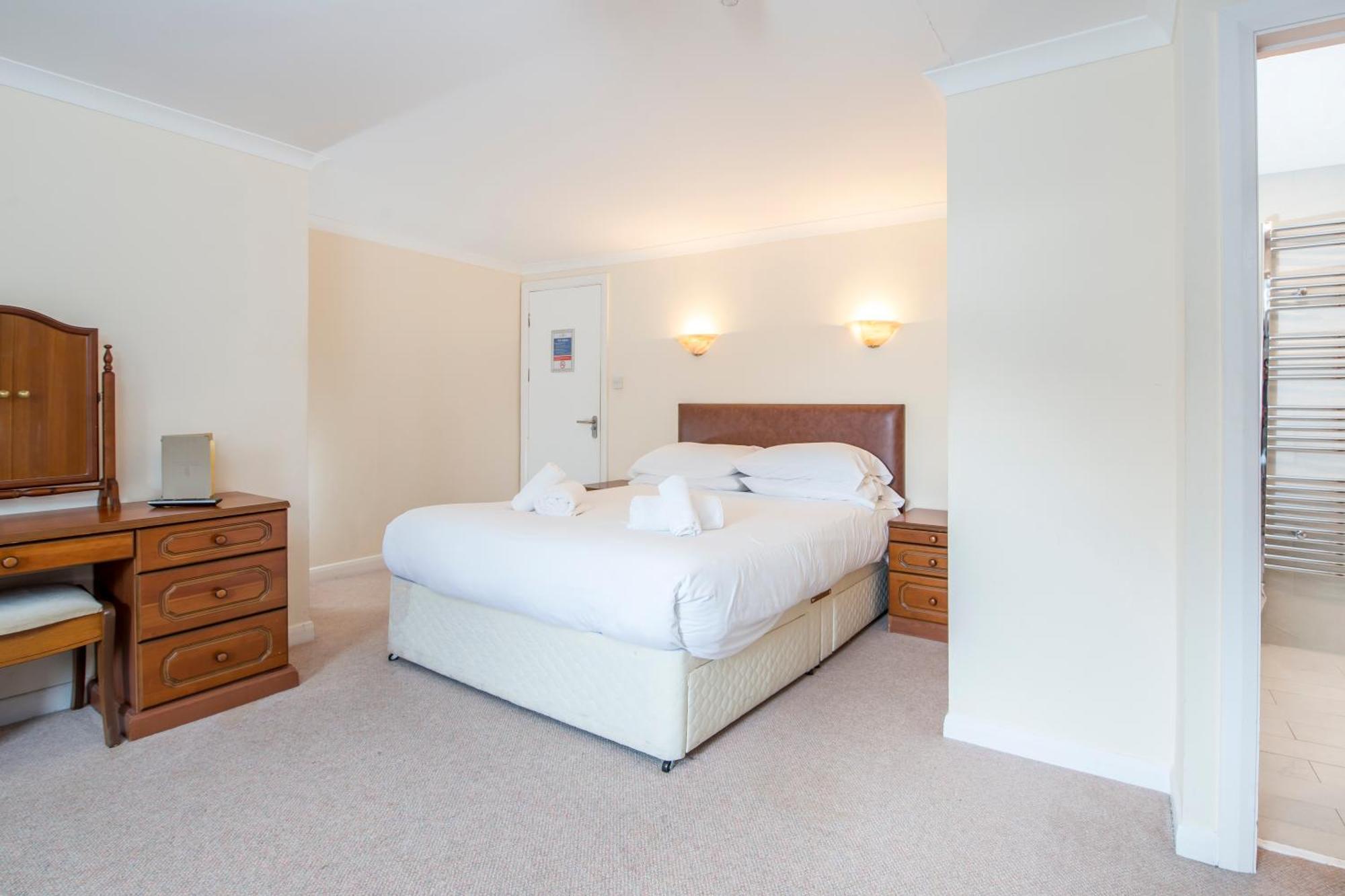 Trewern Arms Hotel Nevern Extérieur photo