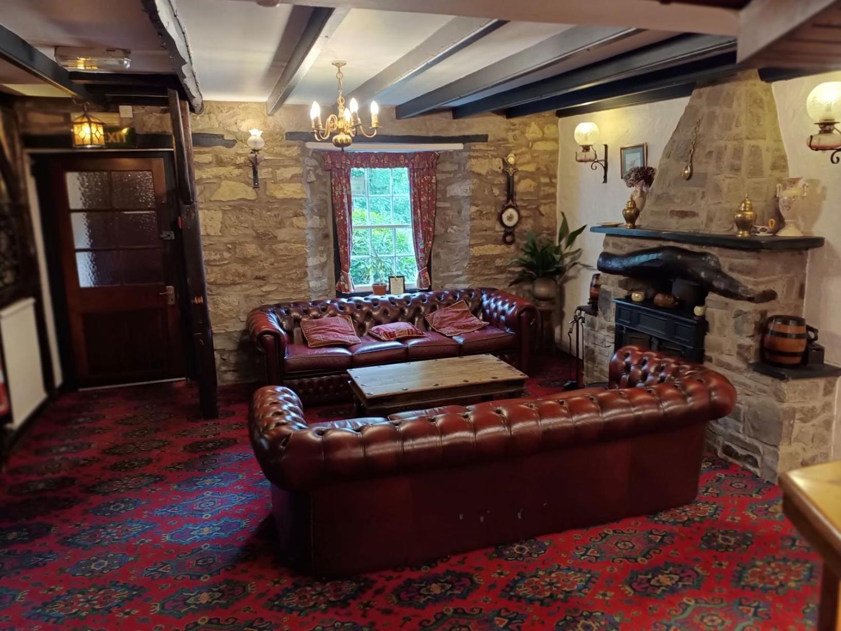 Trewern Arms Hotel Nevern Extérieur photo